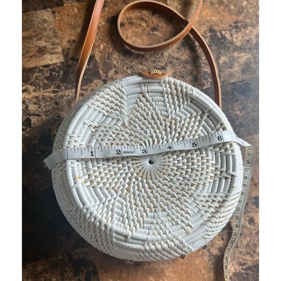 Round Wicker Star Bag with Floral Interior - Picture 11 of 11